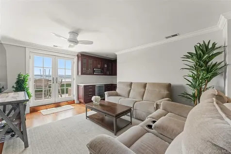 163 W Main Street Tarrytown NY 10591