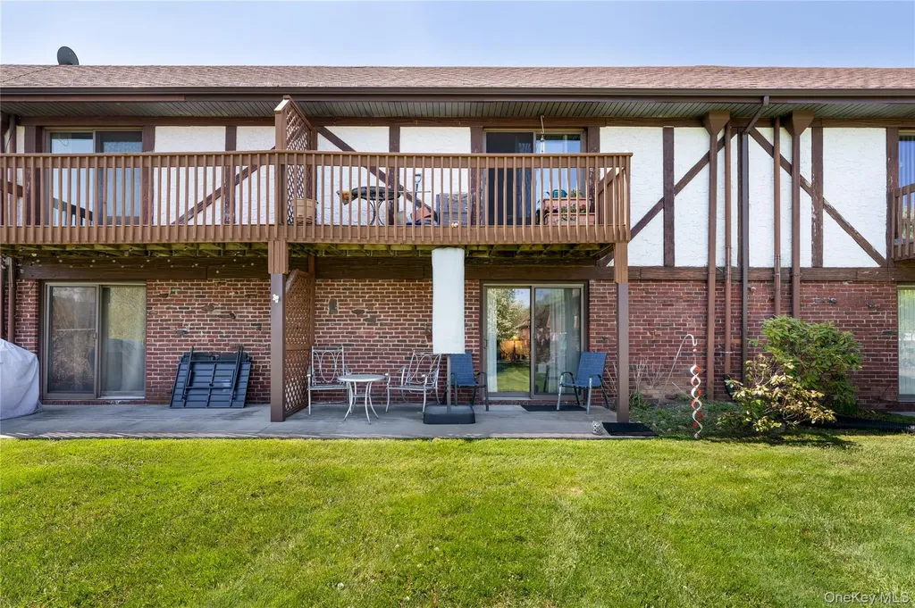 28 Bailey Court Middle Island NY 11953