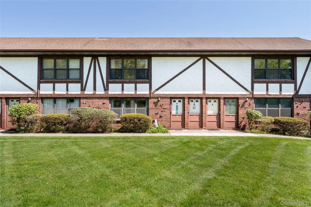 28 Bailey Court Middle Island NY 11953
