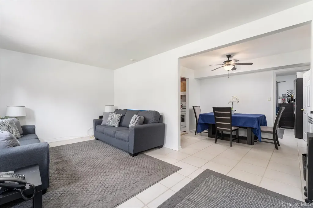 28 Bailey Court Middle Island NY 11953