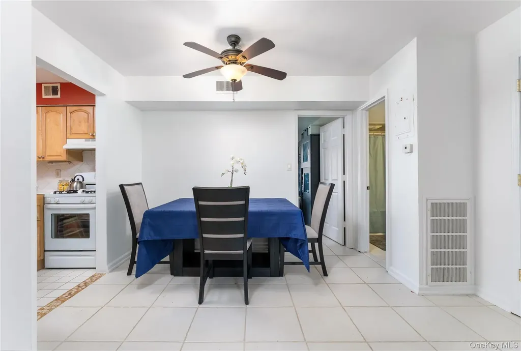 28 Bailey Court Middle Island NY 11953
