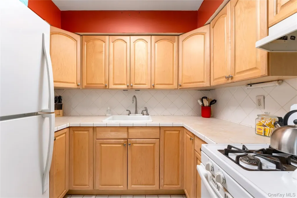 28 Bailey Court Middle Island NY 11953