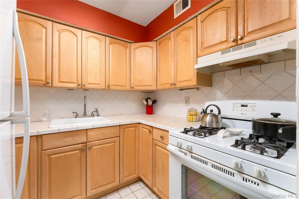 28 Bailey Court Middle Island NY 11953