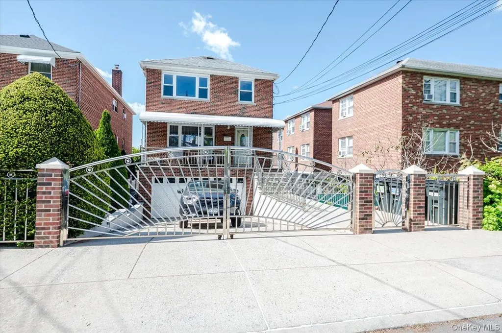 3166 Spencer Drive Bronx NY 10465