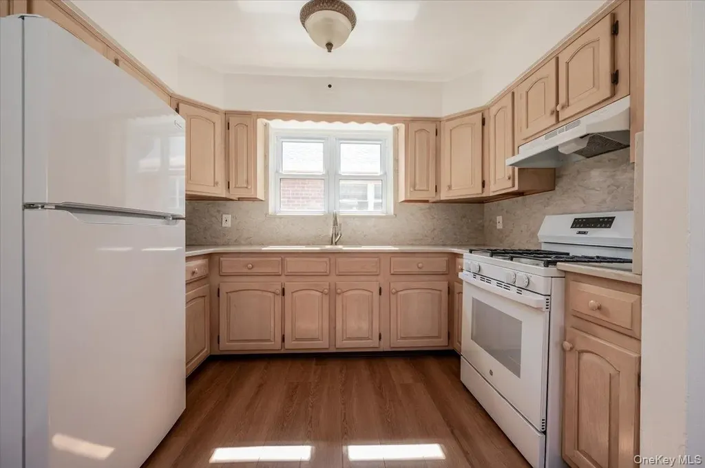 3166 Spencer Drive Bronx NY 10465