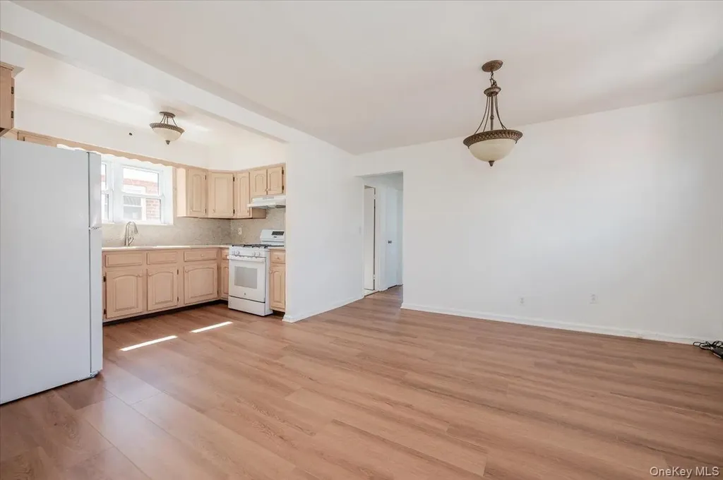 3166 Spencer Drive Bronx NY 10465