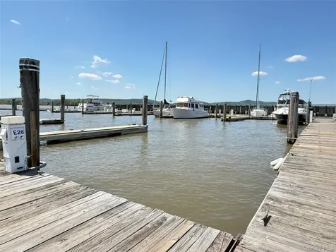 E-28 Half Moon Bay Marina Croton-on-hudson NY 10520