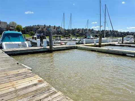 E-28 Half Moon Bay Marina Croton-on-hudson NY 10520