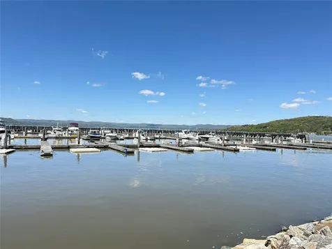 E-28 Half Moon Bay Marina Croton-on-hudson NY 10520