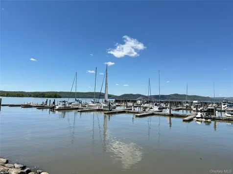 E-28 Half Moon Bay Marina Croton-on-hudson NY 10520