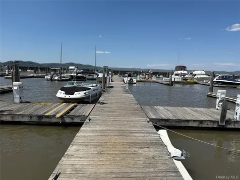 E-28 Half Moon Bay Marina Croton-on-hudson NY 10520
