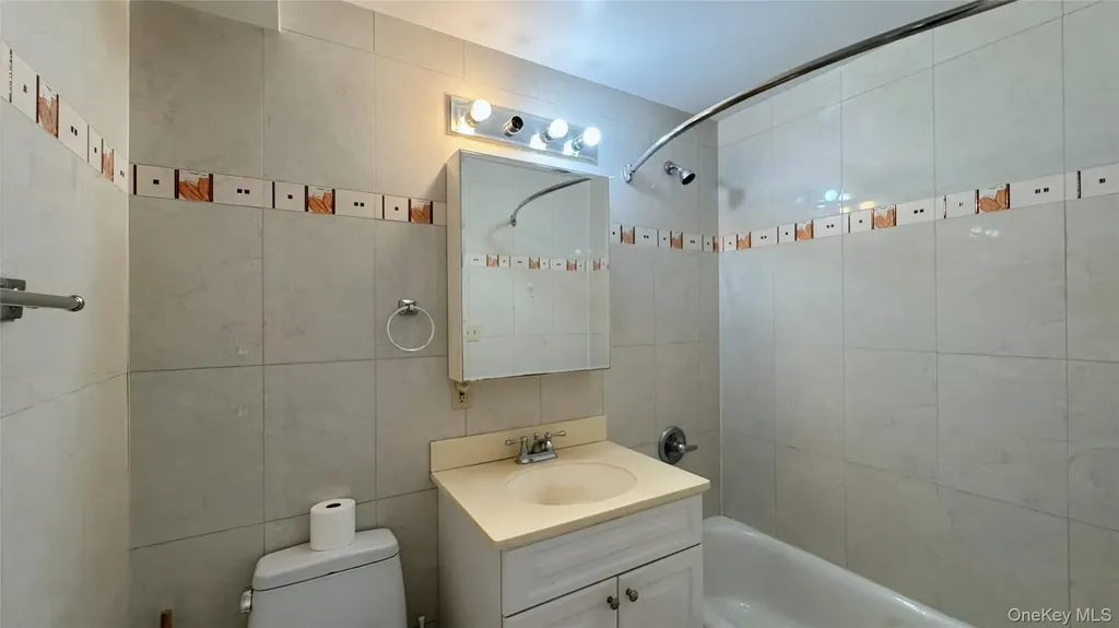 6434 Grand Central Parkway Forest Hills NY 11375