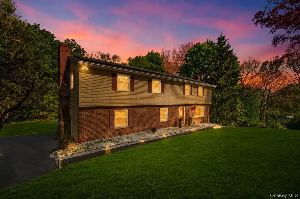 14 Victor Lane Poughkeepsie NY 12601