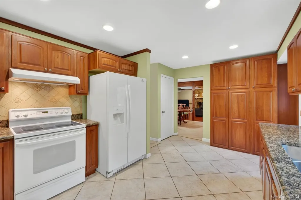 14 Victor Lane Poughkeepsie NY 12601