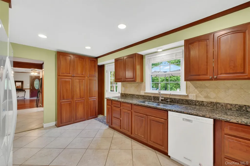 14 Victor Lane Poughkeepsie NY 12601