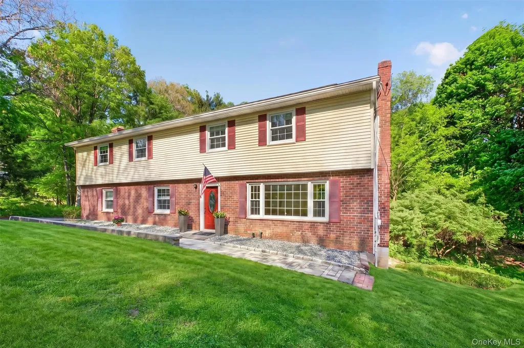 14 Victor Lane Poughkeepsie NY 12601