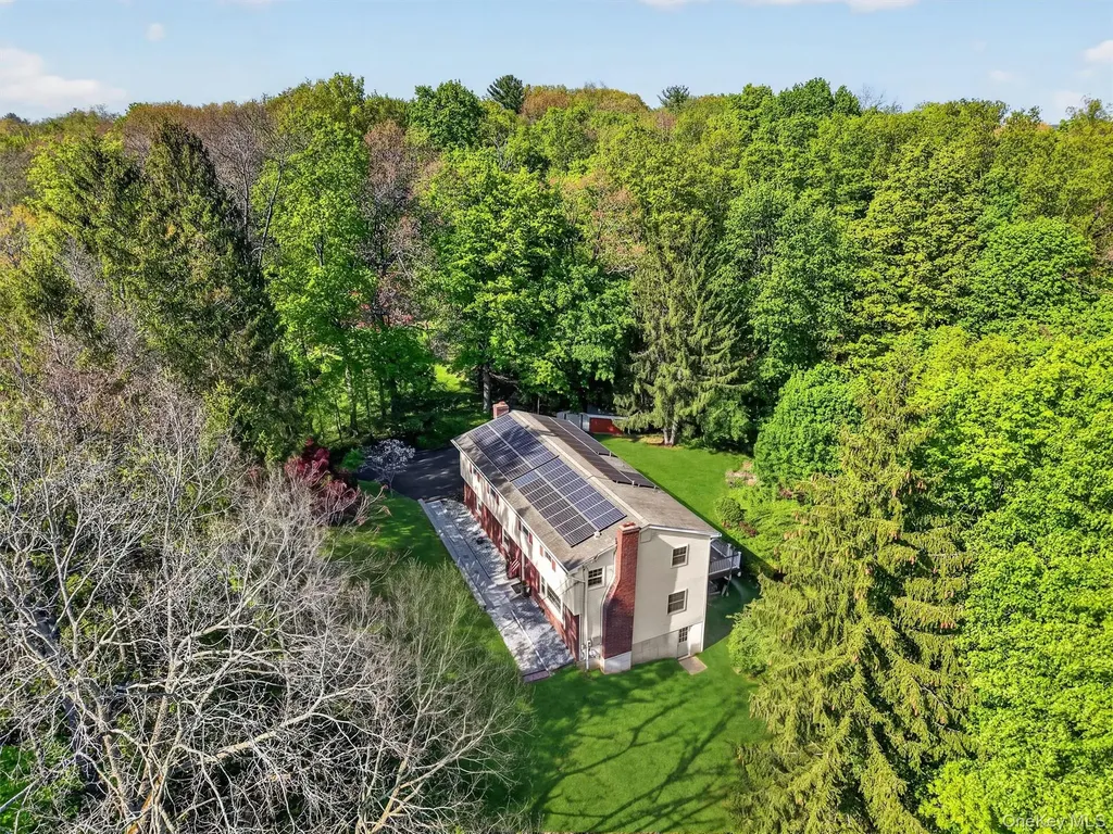 14 Victor Lane Poughkeepsie NY 12601