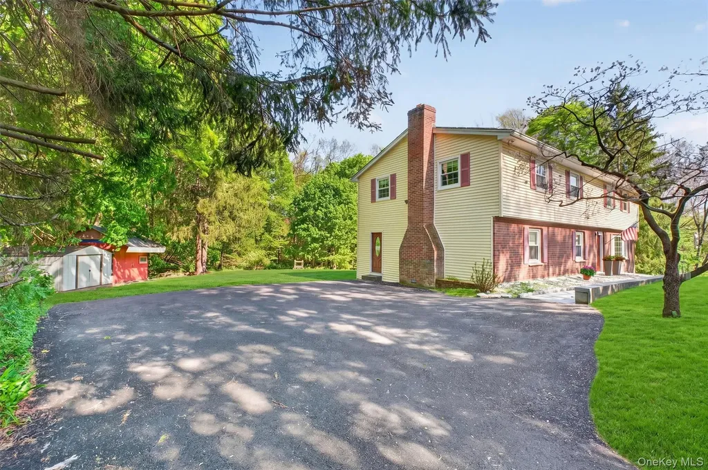 14 Victor Lane Poughkeepsie NY 12601