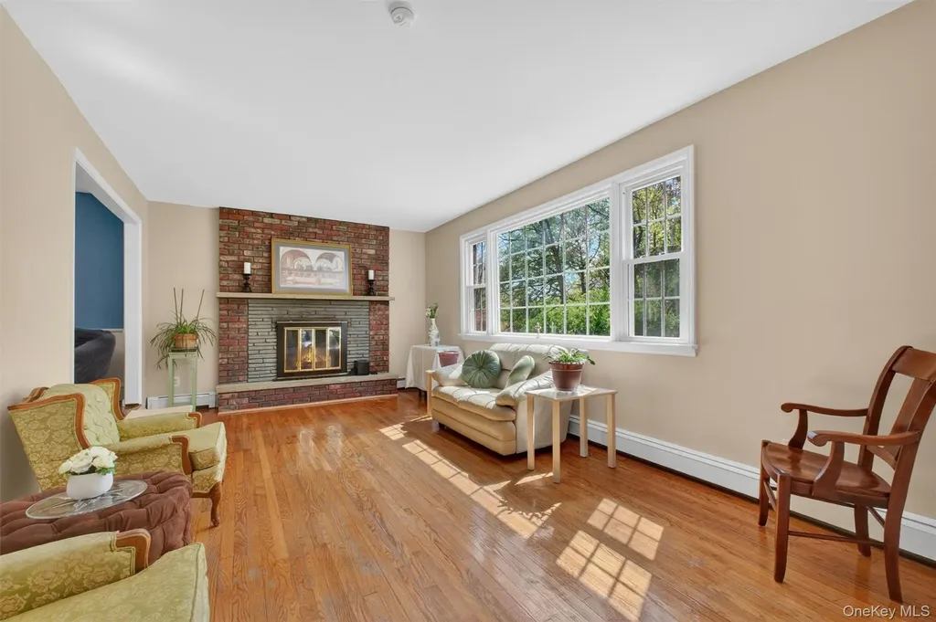 14 Victor Lane Poughkeepsie NY 12601