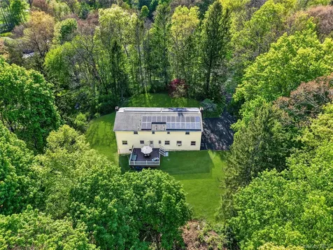 14 Victor Lane Poughkeepsie NY 12601