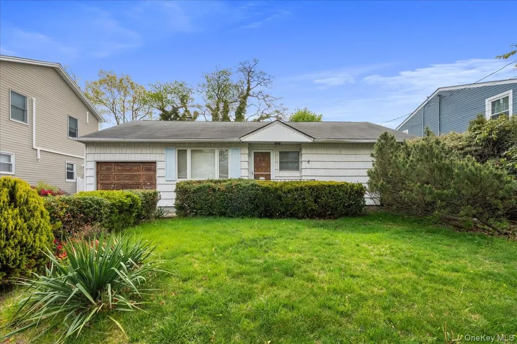 933 Dana Avenue Valley Stream NY 11580