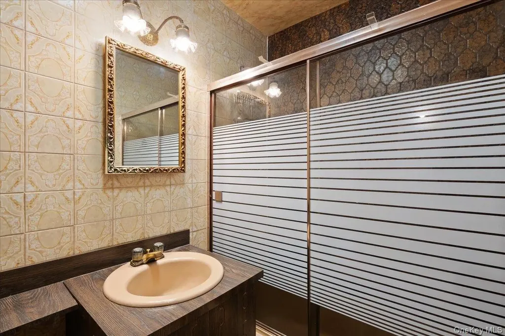 933 Dana Avenue Valley Stream NY 11580