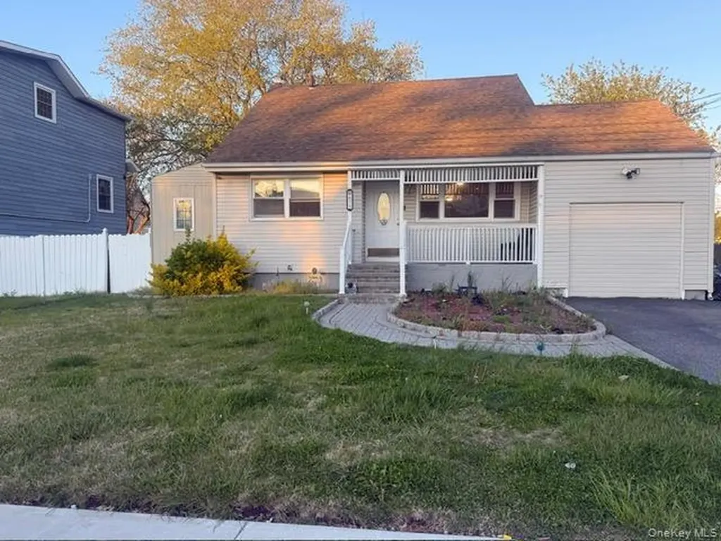 675 S Long Beach Avenue Freeport NY 11520