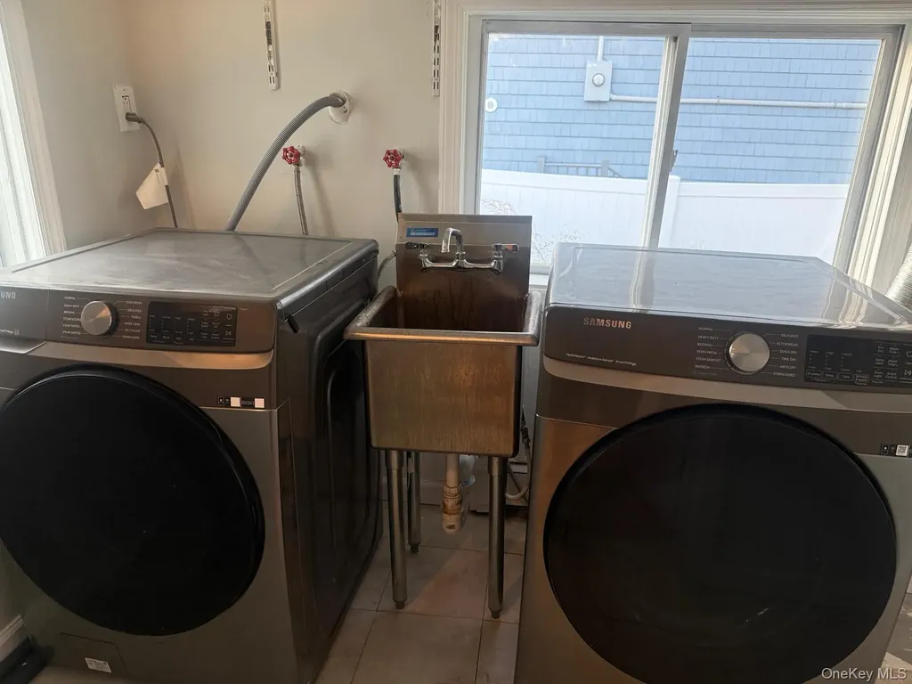 675 S Long Beach Avenue Freeport NY 11520