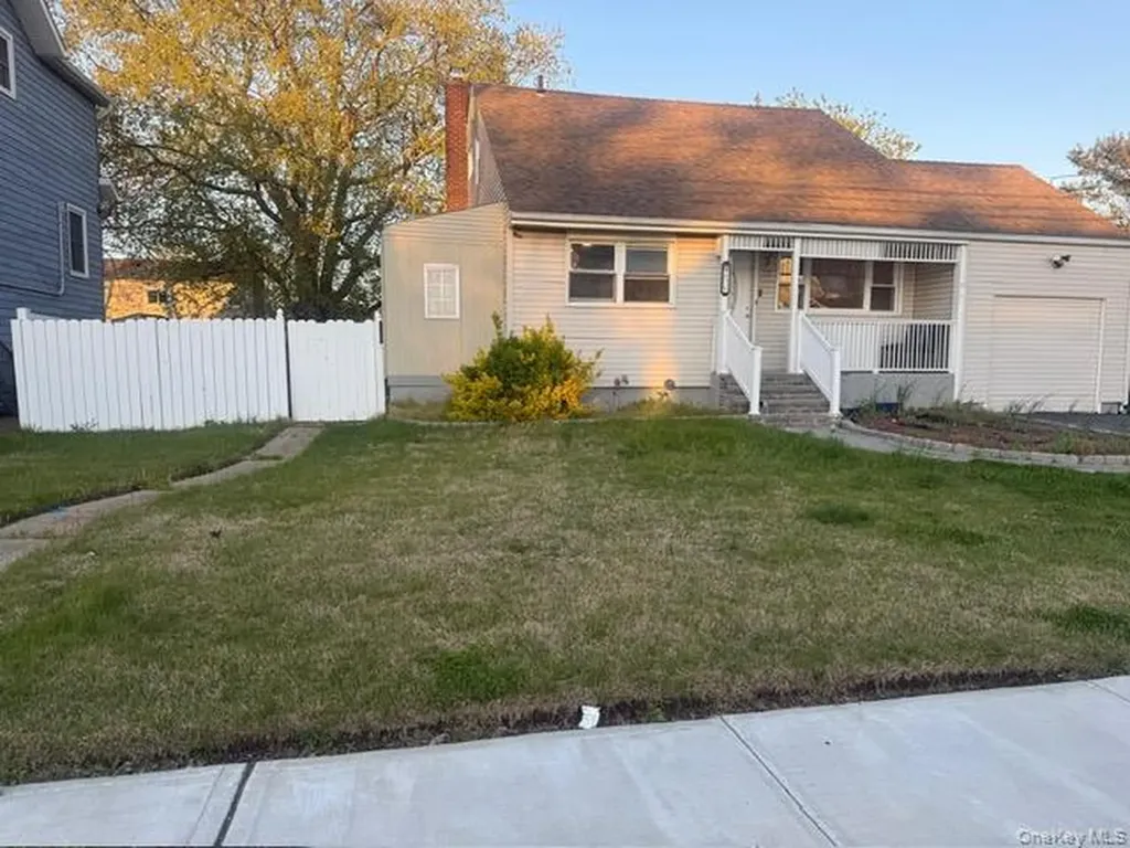 675 S Long Beach Avenue Freeport NY 11520