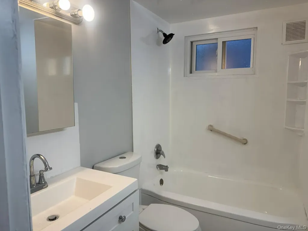 675 S Long Beach Avenue Freeport NY 11520