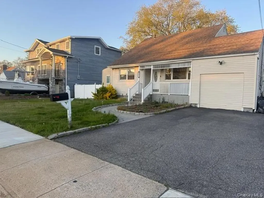 675 S Long Beach Avenue Freeport NY 11520