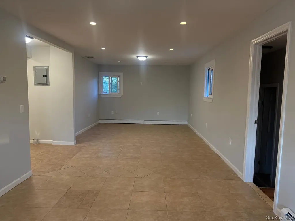 675 S Long Beach Avenue Freeport NY 11520
