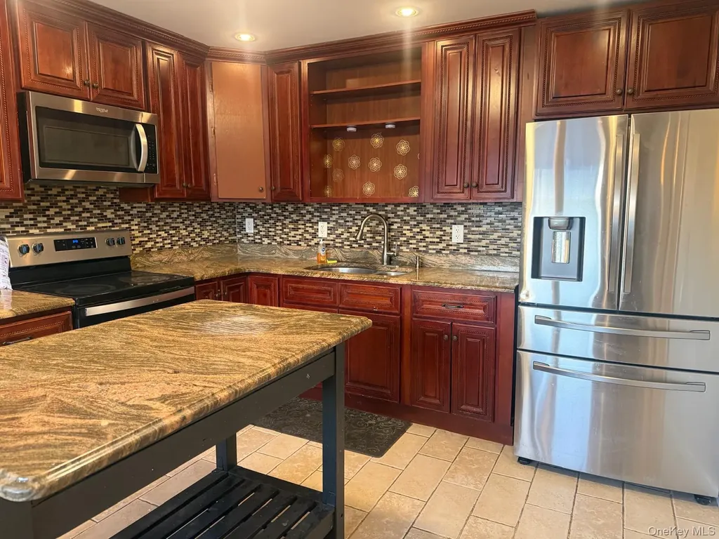 675 S Long Beach Avenue Freeport NY 11520