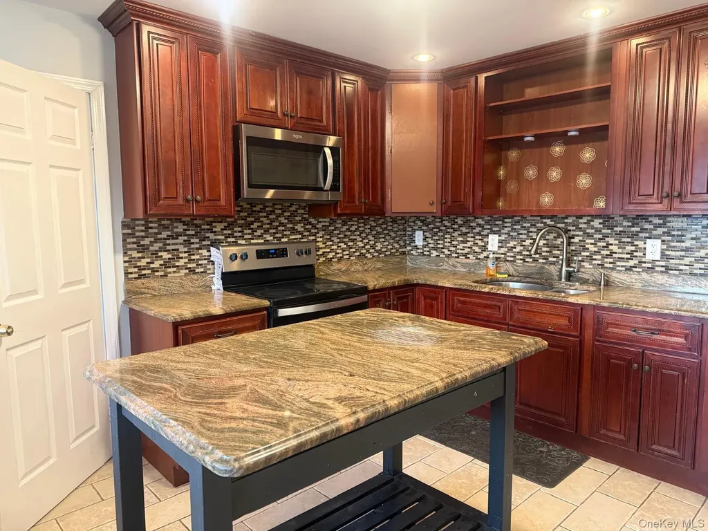675 S Long Beach Avenue Freeport NY 11520