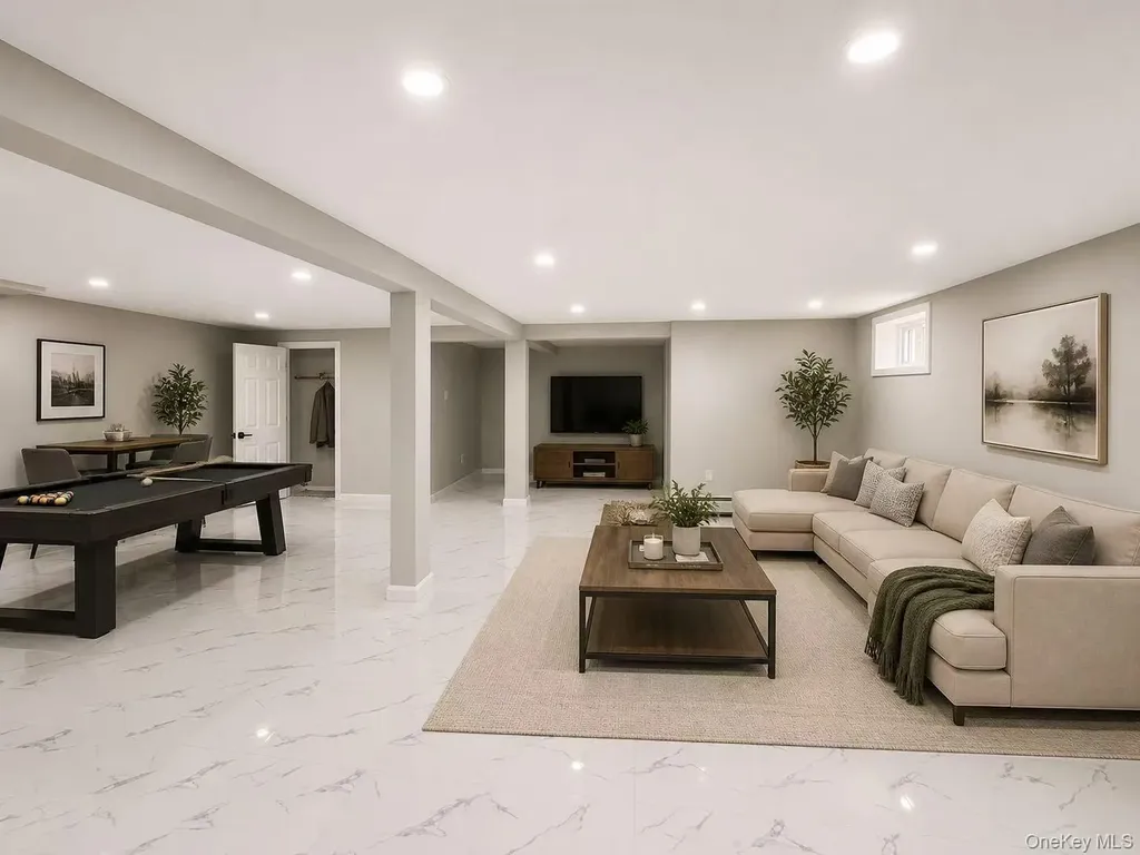 109 Evans Street New Hyde Park NY 11040