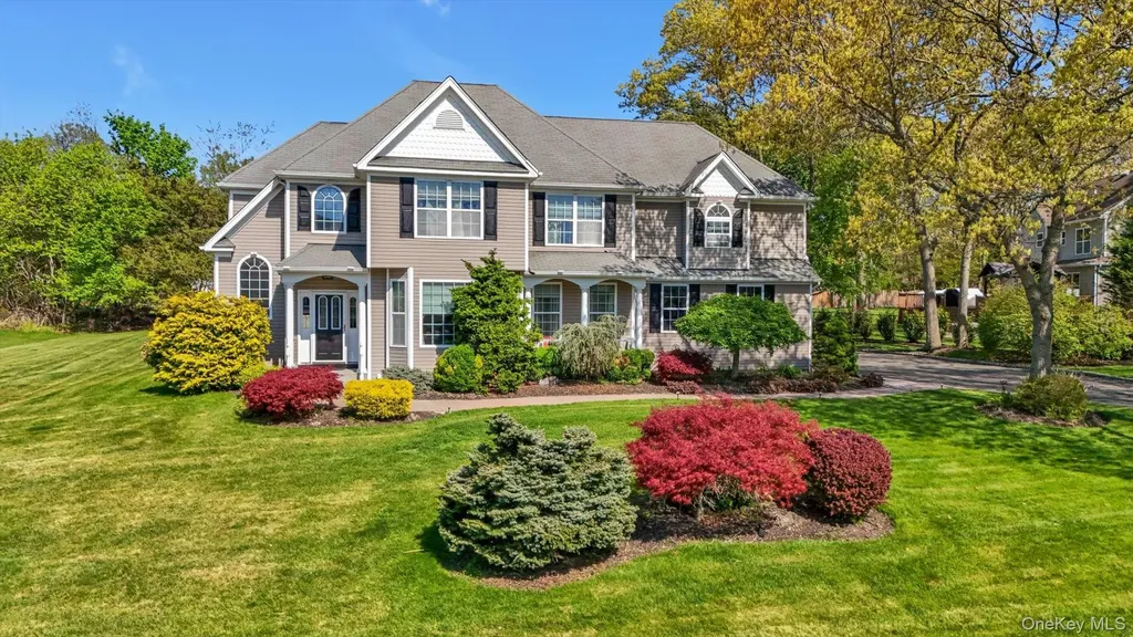 9 Paddock Lane Medford NY 11763