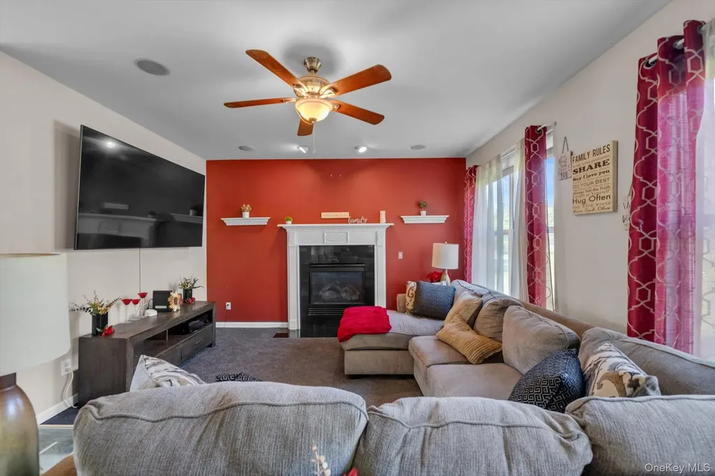 9 Paddock Lane Medford NY 11763