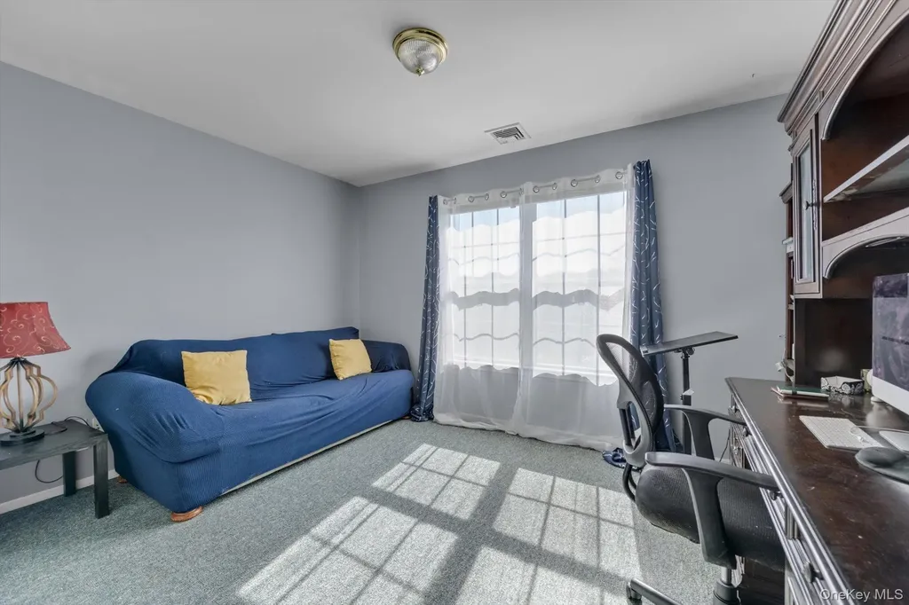 9 Paddock Lane Medford NY 11763