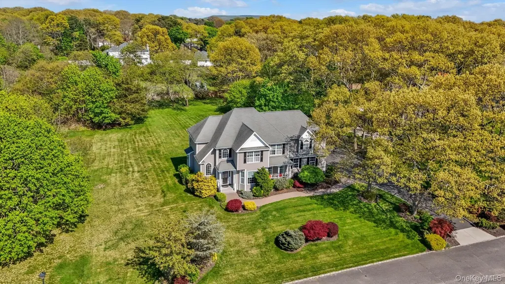 9 Paddock Lane Medford NY 11763