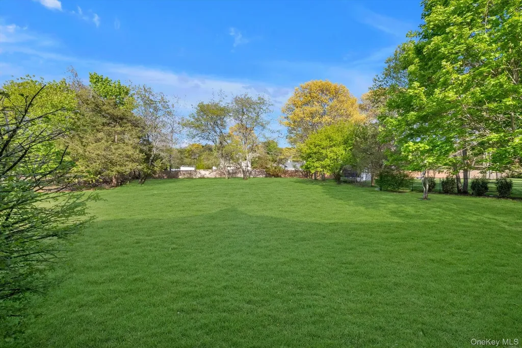 9 Paddock Lane Medford NY 11763