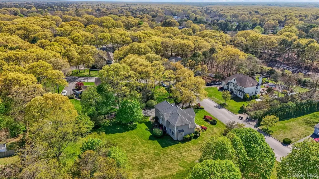 9 Paddock Lane Medford NY 11763