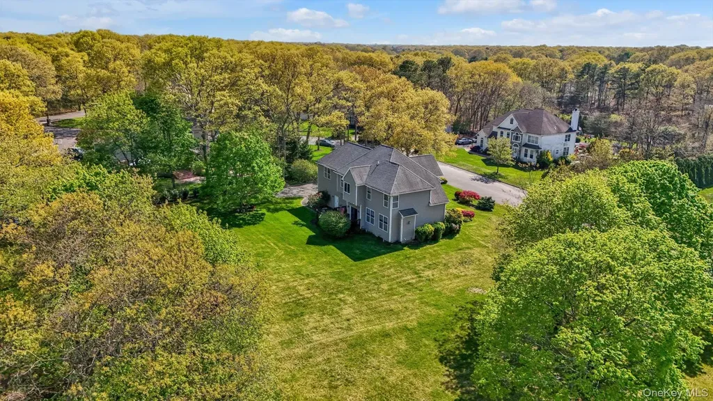9 Paddock Lane Medford NY 11763