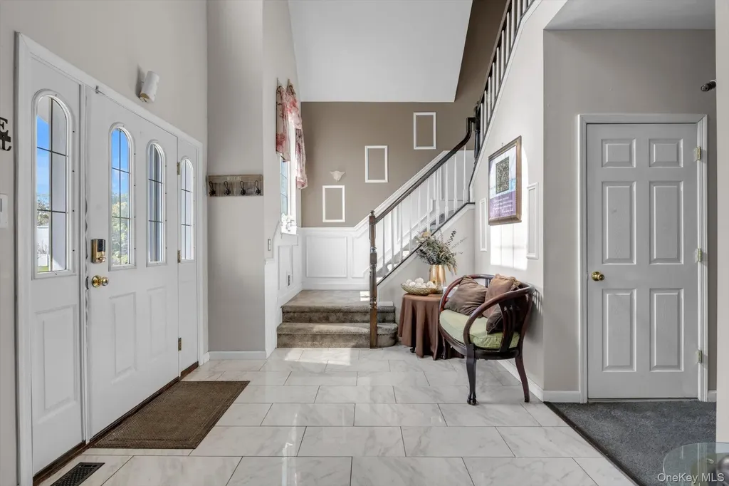 9 Paddock Lane Medford NY 11763