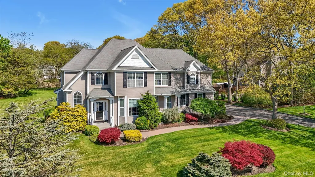 9 Paddock Lane Medford NY 11763