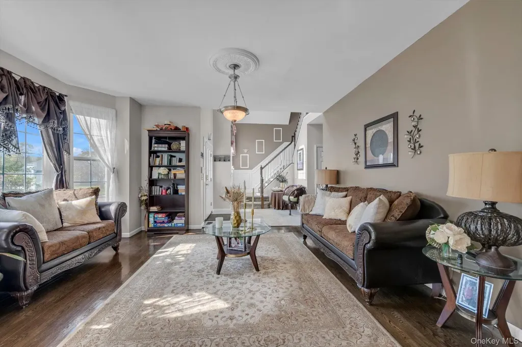 9 Paddock Lane Medford NY 11763