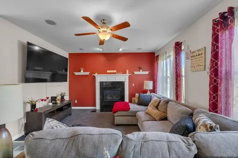 9 Paddock Lane Medford NY 11763