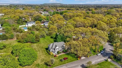 9 Paddock Lane Medford NY 11763