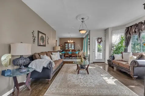 9 Paddock Lane Medford NY 11763