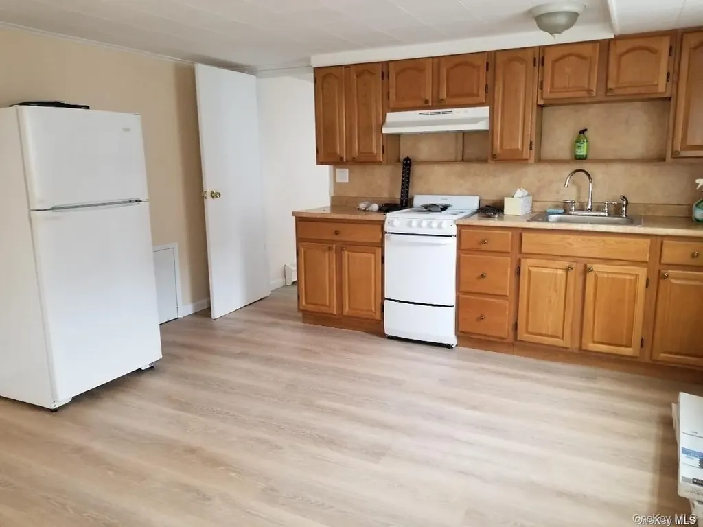 608 E Penn Street Long Beach NY 11561
