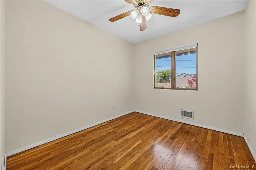 55 Patricia Avenue Deer Park NY 11729